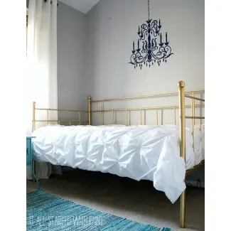  Estructura de la cama Gold creada con spray Pintura 
