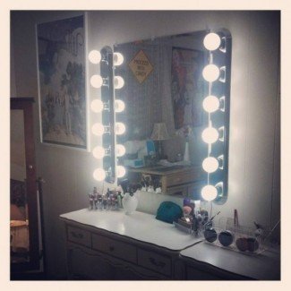  Espejo de vanidad con bombillas alrededor | lightupmyparty 