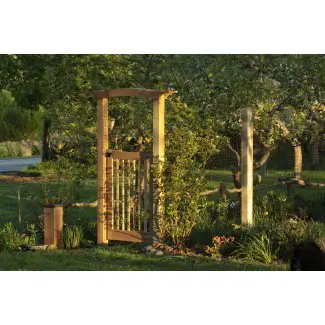  Arbor Gate para el huerto | Hammer and Hoe 