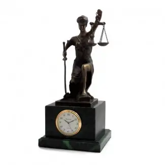  Reloj arrodillado Lady Justice 