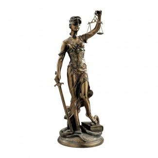  Themis, estatua de la diosa de la justicia 
