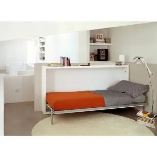  Los combos de cama y escritorio ahorran espacio y agregan interés a las habitaciones pequeñas 