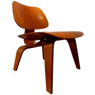  Eames Lounge Chair Wood (LCW). Herman Miller, 1952. en 1stdibs 