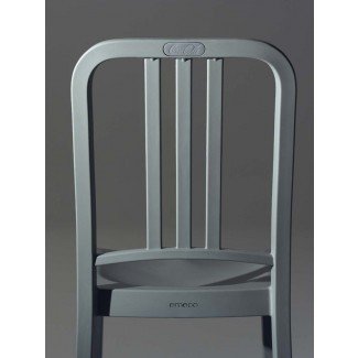  DiseñoAplausos | 111 silla azul marino. Philippe starck. 