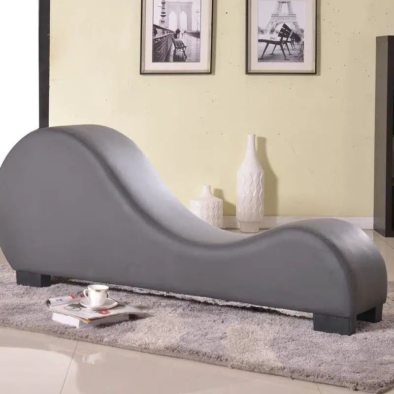 Chaise Lounge de cuero con patas