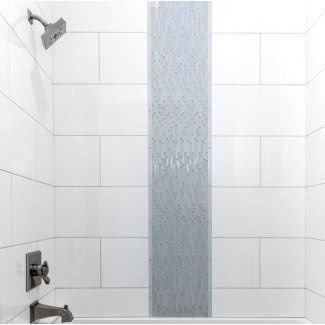  Revestimiento de azulejos de esquina de porcelana blanca pura para cabinas de ducha 