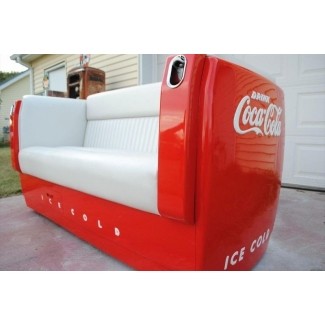  El artesano de Coca Cola construyó un sofá de diseño exclusivo de Coke de 1938 