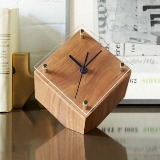  Diseño de reloj de mesa 
